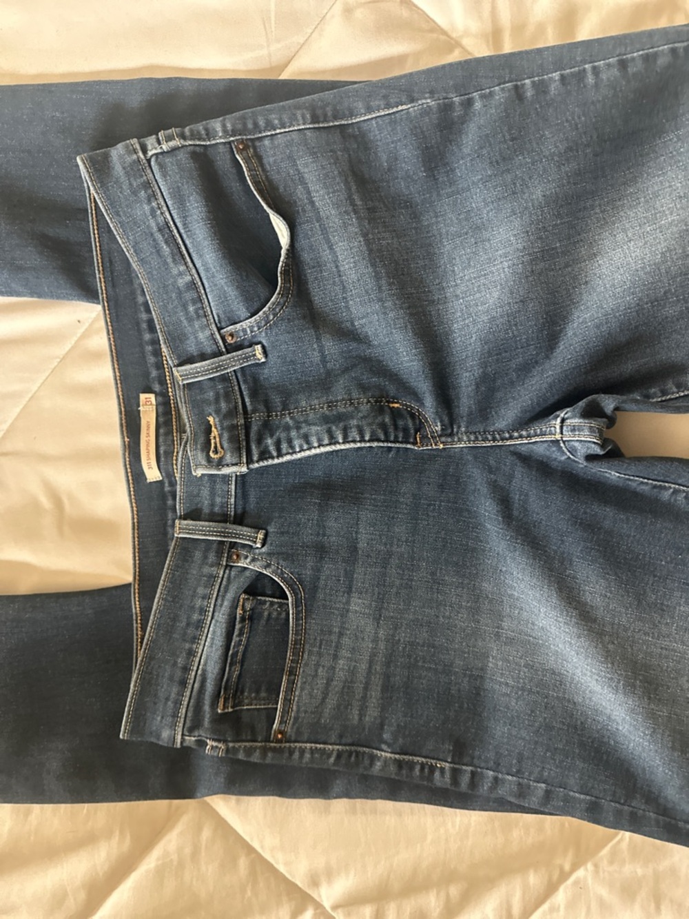 Levi's Women's Medium Blue Skinny Jeans - Picture 2 of 3